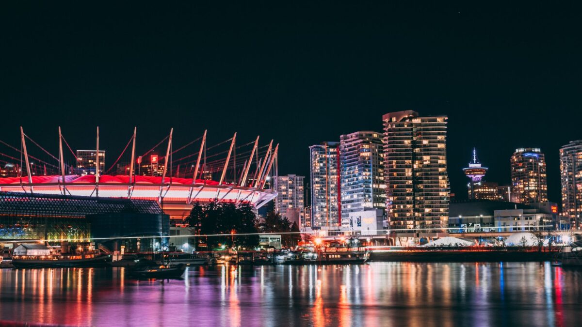 9 Best Hotels Near Vancouver Cruise Ship Terminal + 2023 Shuttles