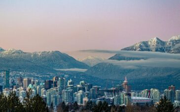 Does Vancouver take US dollar?